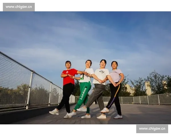 青春热浪下的勇气与自信一次关于脱衣服比赛的另类青春较量